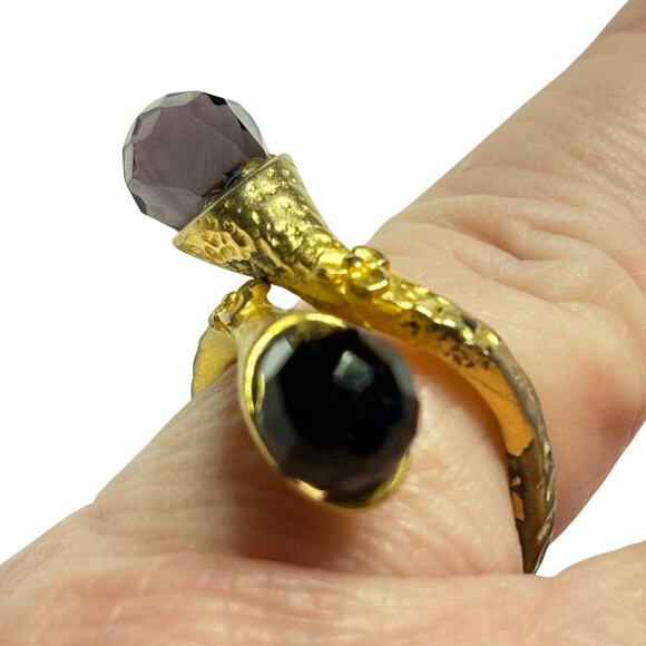 Unique textured goldtone cocktail ring with purple faceted stones wrapped Size 5 - Picture 6 of 7